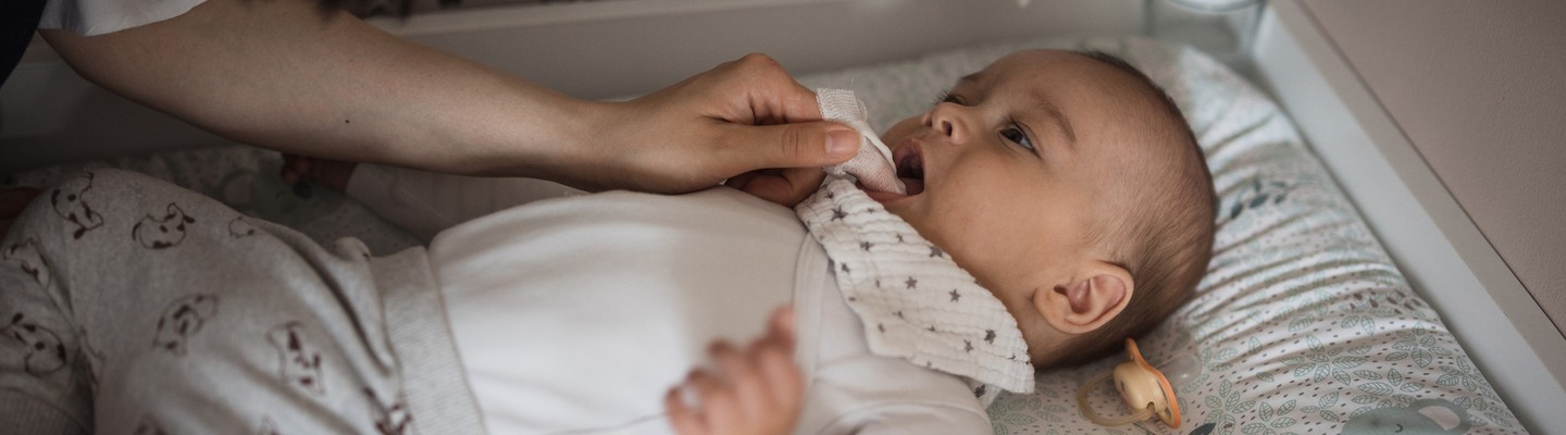 Todo lo que necesitas saber del cuidado dental en bebés